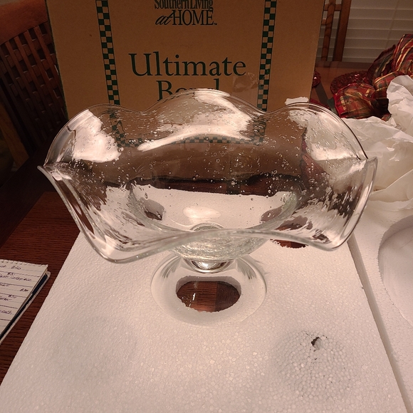 Southern Living Ultimate Glass Bowl - Picture 5 of 10